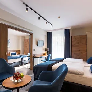 https://ascot.krakowhotelspoland.com