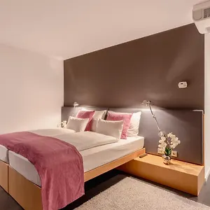 https://roomz.graz-austria-hotels.com